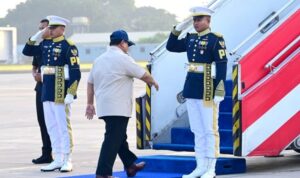 Presiden Prabowo Subianto terbang untuk mengecek penanganan bencana di Sumatera pada Senin (1122025). (Fajarharapan.id)