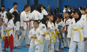 Suasana pembukaan Kejuaraan Taekwondo Wali Kota Banjarmasin Cup 2025, Jumat (12/12/2025).(Foto : Medcentbjm)