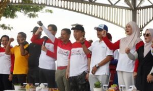 Suasana SIlaturahmi dan Senam Bersama di Halaman Balai Kota Banjarmasin, Minggu (18/1/2026).(Foto : Medcentbjm)