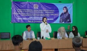 Wakil Ketua DPRD Kalsel Desy Oktavia Sari menghadiri Sosialisasi Budaya Banua dan Kearifan Lokal di Desa Serawi dan Rangda Malingkung, Jumat (912025). (Humas DPRD Kalsel)