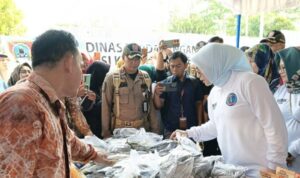 BKOW Provinsi Kalimantan Selatan bersama Pemprov Kalsel menggelar Pasar Rakyat di halaman Kantor Gubernur Kalsel, Banjarmasin, Sabtu (1422026). (MC Kalsel)