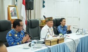 Gubernur Kalimantan Tengah Agustiar Sabran memberi arahan pada Sosialisasi Program KHBS di Aula Serba Guna Rumah Jabatan Gubernur Kalteng, Rabu (1822026). (MMC Kalteng)