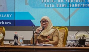 Wali Kota Banjarbaru, Hj. Erna Lisa Halaby, menyampaikan arahan. (MC Bjb)