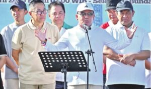 Gubernur Kalteng Agustiar Sabran didampingi Wagub Kalteng Edy Pratowo, Plt Sekda Kalteng yang juga Kepala Bapperida Kalteng Leonard S Ampung saat kegiatan di Palangka Raya belum lama ini.(IST)