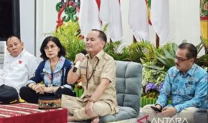 Gubernur Kalteng Agustiar Sabran saat menemui masyarakat dan membahas tentang tambang rakyat, Palangka Raya, Kamis (12/3/2026).