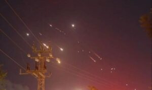 Ilustrasi - Rudal Israel serang Iran.