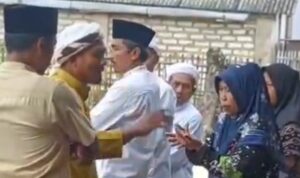 Jenazah di Sampang Ditahan