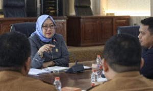 Pansus II DRPD Balangan melaksanakan rapat bersama instansi terkait tentang Raperda Pembangunan Perkebunan Berkelanjutan, belum lama ini. (ist)