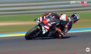 Pembalap Aprilia Marco Bezzecchi meraih kemenangan di MotoGP Brasil 2026, Minggu (2232026). (tangkap layar YouTube SPOTV)