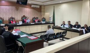 Suasana sidang pembacaan surat dakwaan oleh JPU untuk terdakwa Buny, Kamis (5/3/2026).(Foto : Kalimantanlive.com/Frans)