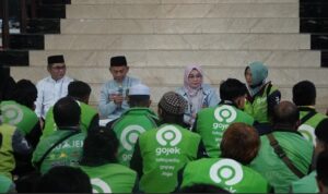 Suasana sahur bareng Pemko Banjarmasin dengan ojol, Sabtu (13/3/2026).(Foto : Medcentbjm)