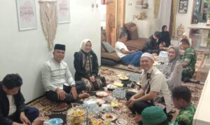 Wakil Ketua II DPRD Balangan, Saiful Arif (kanan) bersama Dandim 1001/HSU-BLG, Letkol Inf Endra Retno Erawanto dalam momen Open House di kediaman Saiful Arif, Senin (23/3/2026). (ist)