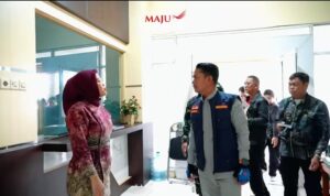 Wali Kota Banjarmasin, H.M. Yamin HR, saat melakukan inspeksi mendadak di Kantor Kecamatan Banjarmasin Selatan untuk mengecek kedisiplinan pegawai dan pelayanan kepada masyarakat. (Sumber: @yamin.ananda)
